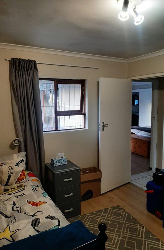 To Let 4 Bedroom Property for Rent in Strand Western Cape